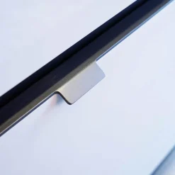 Minotti Kommoden & Sideboards|Barschrank Highboard Darren Farbe Sand Struktur Aschefurnier Korpus Aluminium Farbe Malz