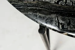 Meridiani Beistelltische|Beistelltisch Adrian 70R Platte Marmor Kenya MR2 Gestell Schwarz Matt Lackiert