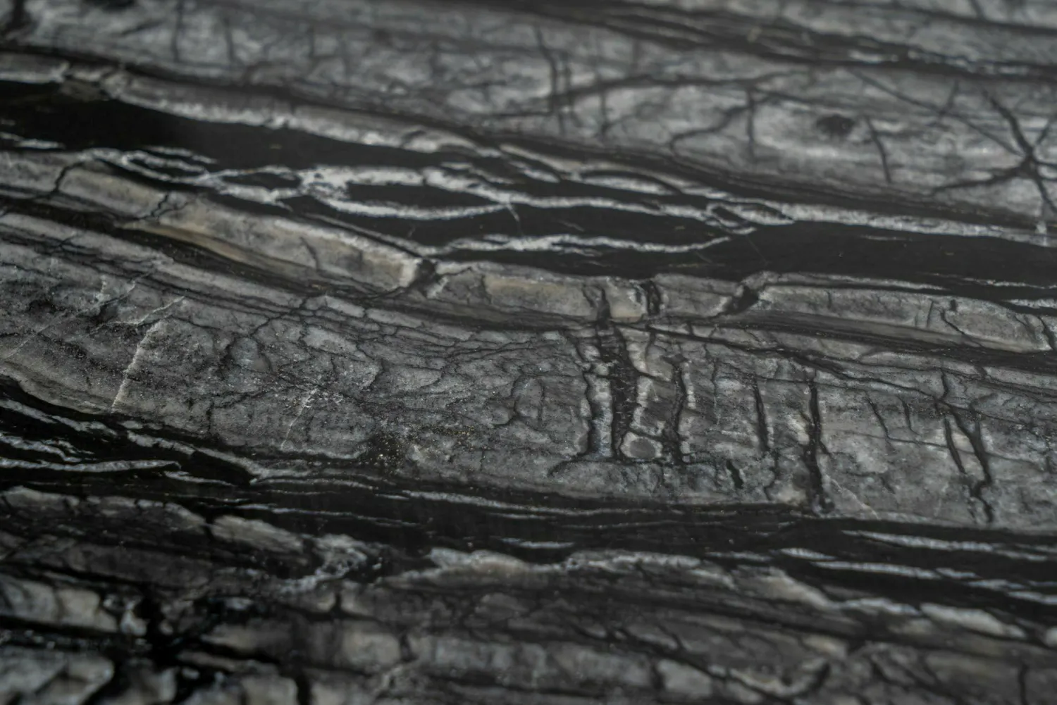 Meridiani Beistelltische|Beistelltisch Adrian 70R Platte Marmor Kenya MR2 Gestell Schwarz Matt Lackiert