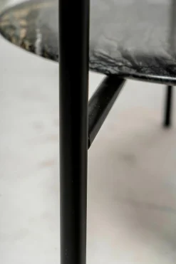 Meridiani Beistelltische|Beistelltisch Adrian 70R Platte Marmor Kenya MR2 Gestell Schwarz Matt Lackiert