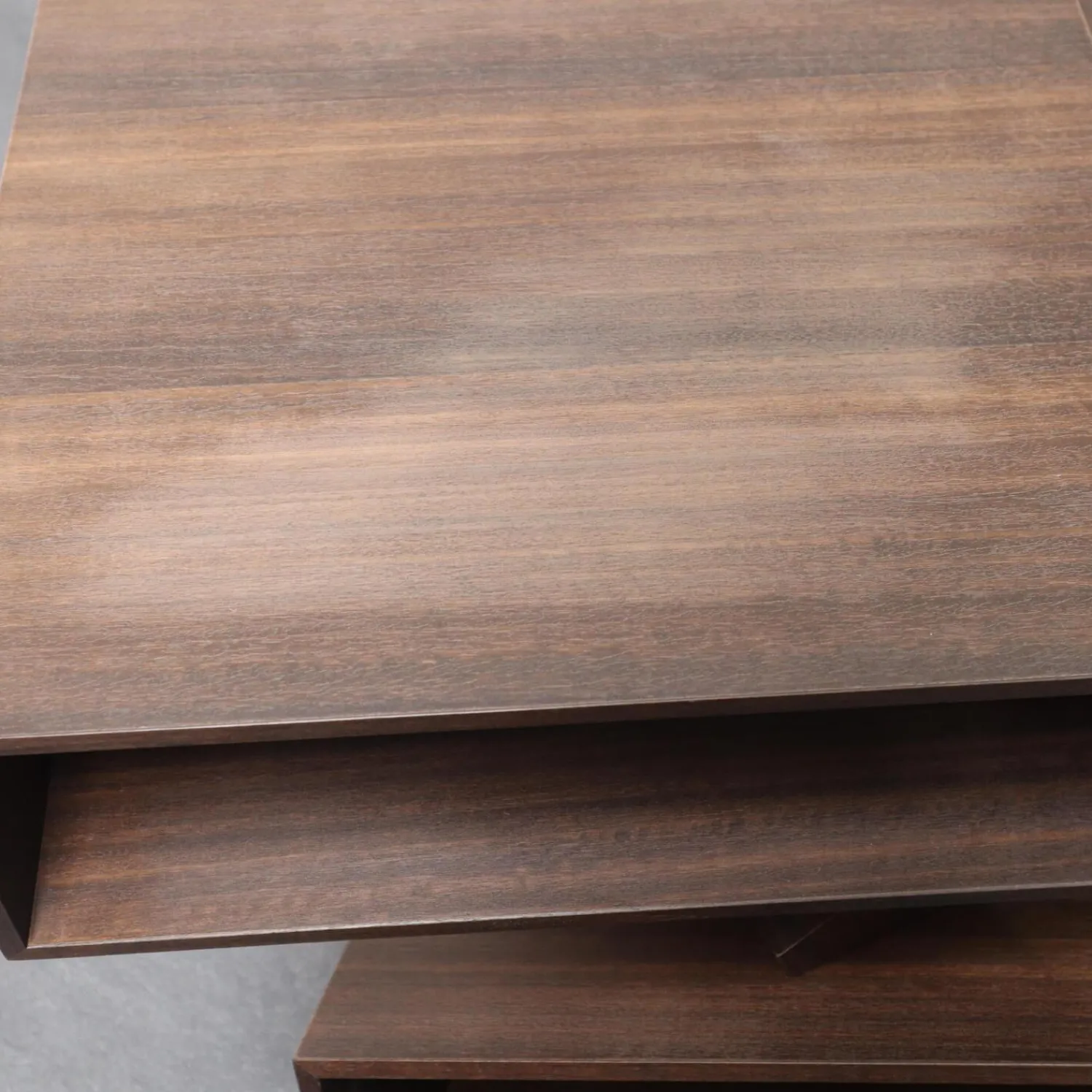 Porro Beistelltische|Beistelltisch Balancing Boxes Tineo Dunkelbraun Furniert Indischer Apfelbaum