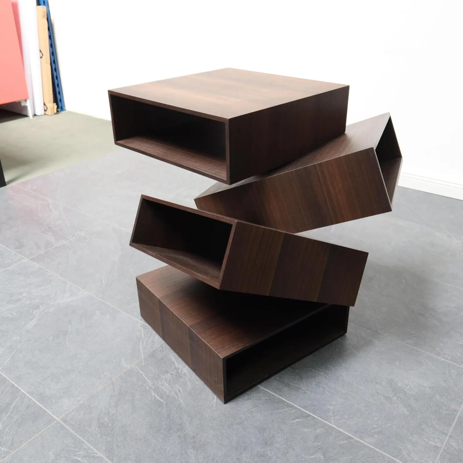 Porro Beistelltische|Beistelltisch Balancing Boxes Tineo Dunkelbraun Furniert Indischer Apfelbaum