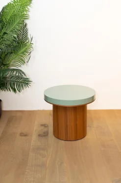 Cassina Beistelltische|Beistelltisch Dress Up Platte Lack Salvia Blau Gestell Nussbaum