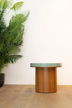 Cassina Beistelltische|Beistelltisch Dress Up Platte Lack Salvia Blau Gestell Nussbaum