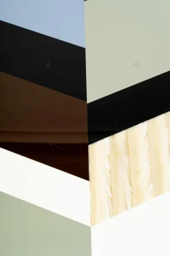 Moroso Beistelltische|Couchtische|Beistelltisch Fishbone T40 Platte Sintetica Methacrylat Bunt Gestell Stahl Schwarz Matt Lackiert RAL 9005