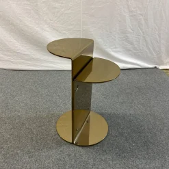 Minotti Beistelltische|Beistelltisch Flirt Gestell Rostfreier Glänzender Stahl Gold 2 Gebogene Metallplatten