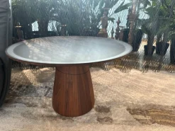 Walter Knoll Beistelltische|Beistelltisch Foster Rund Platte Stahl Matt Pulverbeschichtet Bronze Schwarz Säulenfuß Nussbaum Massiv Geölt