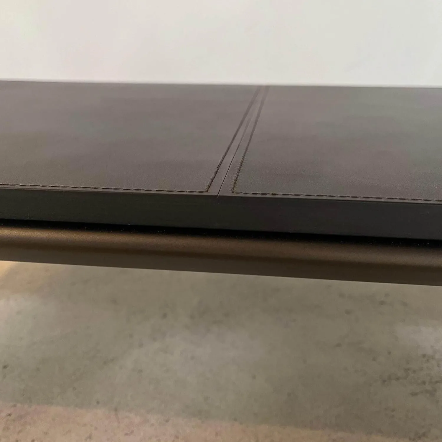 Walter Knoll Beistelltische|Couchtische|Beistelltisch Jaan Living 783 T1 Platte Leder Saddle Coffee Braun Gestell Bronze Schwarz Matt Pulverbeschichtet