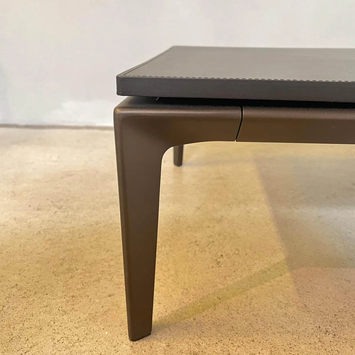 Walter Knoll Beistelltische|Couchtische|Beistelltisch Jaan Living 783 T1 Platte Leder Saddle Coffee Braun Gestell Bronze Schwarz Matt Pulverbeschichtet