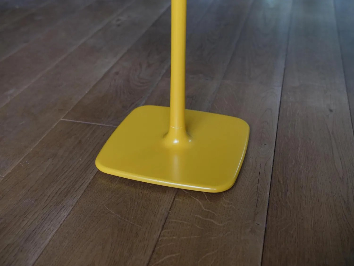 COR Beistelltische|Beistelltisch Jalis Quadratisch Lack RAL 1004 Sonderfarbe Gelb