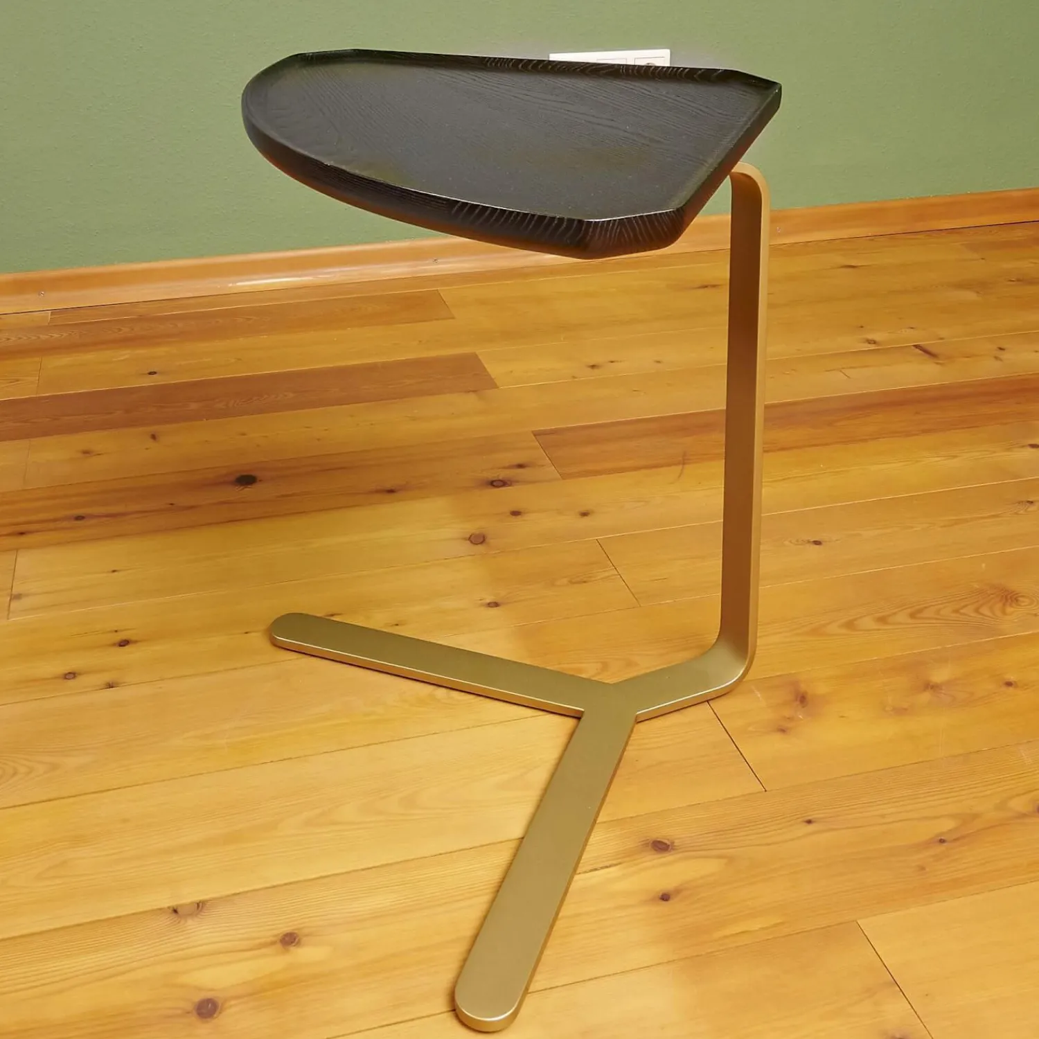 Bielefelder Werkstätten Beistelltische|Beistelltisch Joy Platte Wengefarbig Gebeizt Gestell Messingfarbig