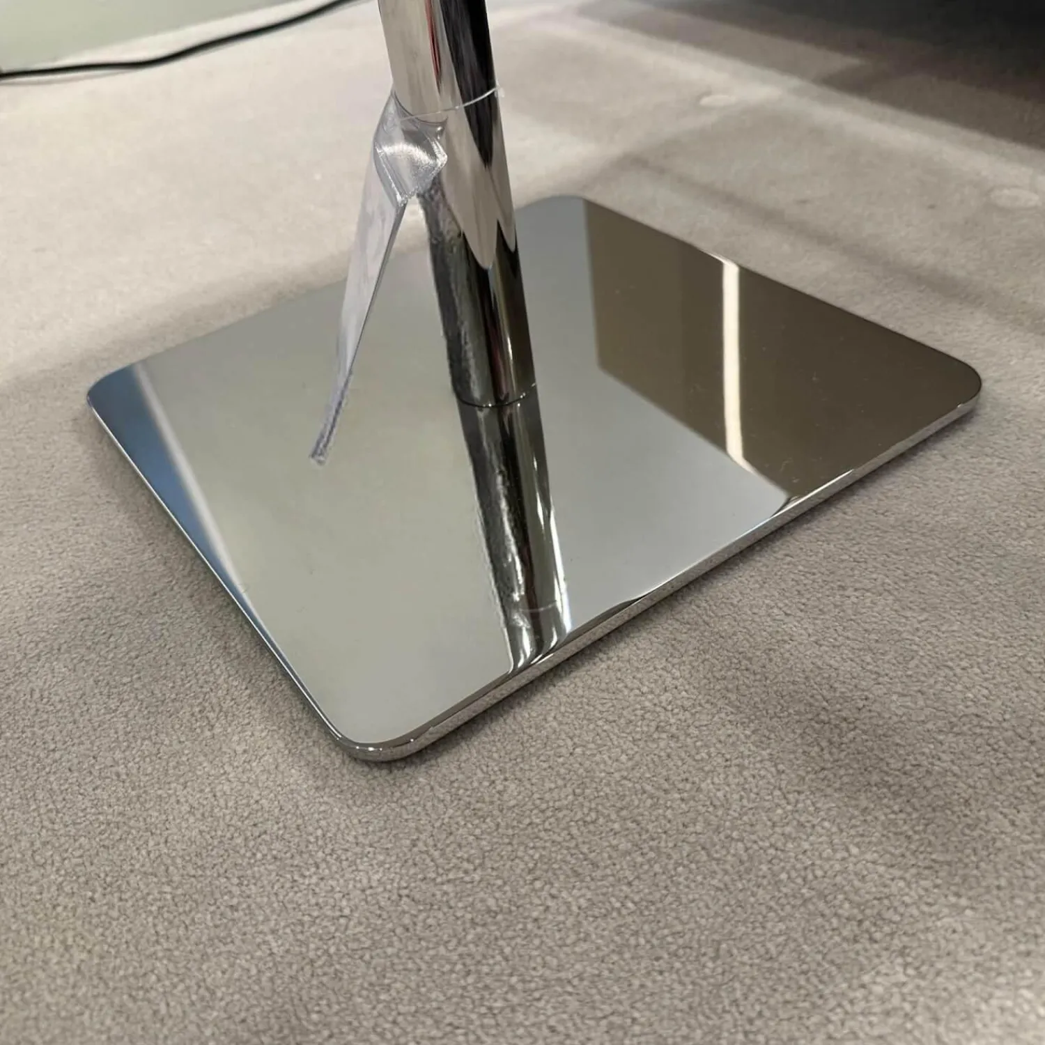 Minotti Beistelltische|Beistelltisch Kyle Platte Marmor Calacatta Weiß Grau Gestell Metall Glänzend Chrom