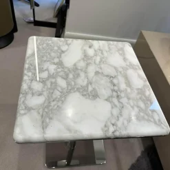 Minotti Beistelltische|Beistelltisch Kyle Platte Marmor Calacatta Weiß Grau Gestell Metall Glänzend Chrom