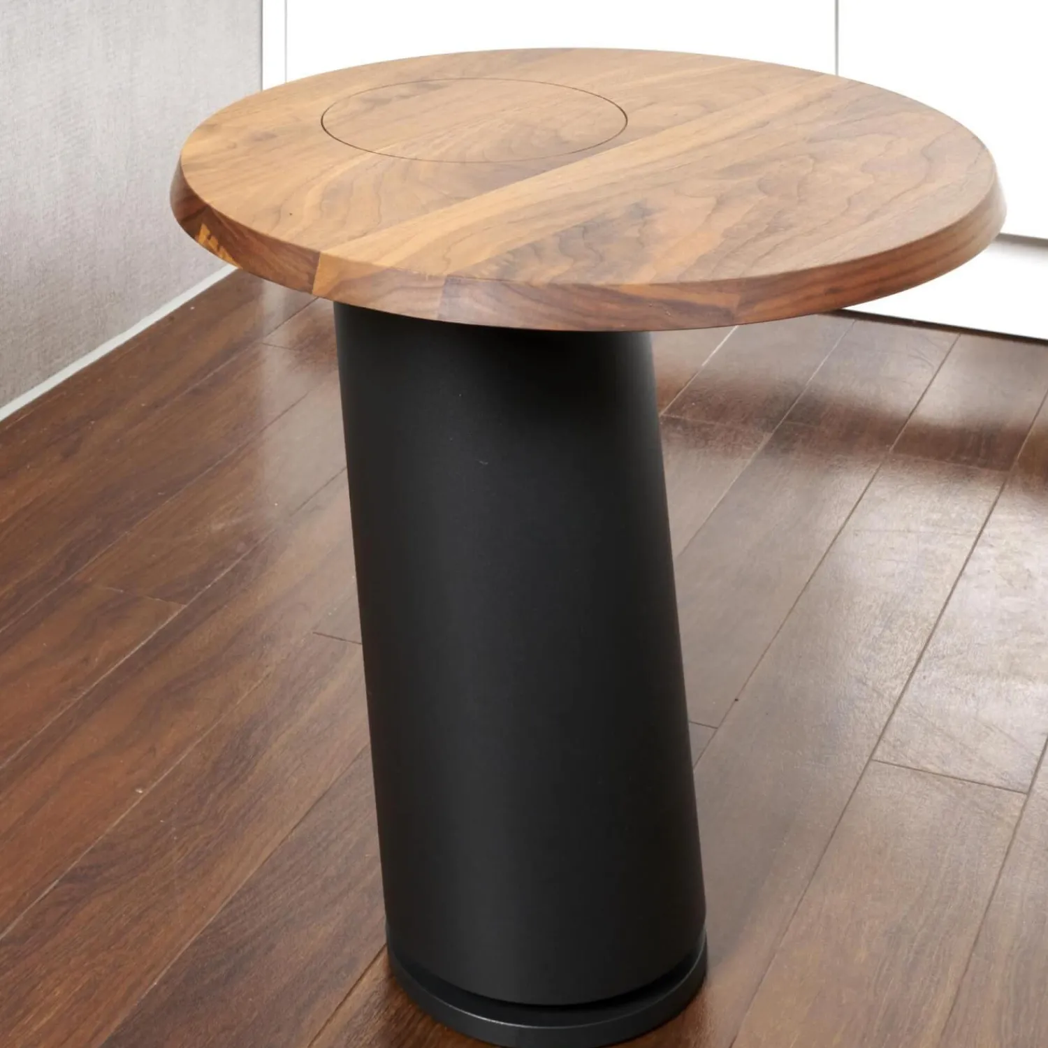 Rodam Beistelltische|Beistelltisch Loup Groß Tischplatte Massiv Nuß-Splint Geölt Und Gewachst Gestell Metall Schwarz