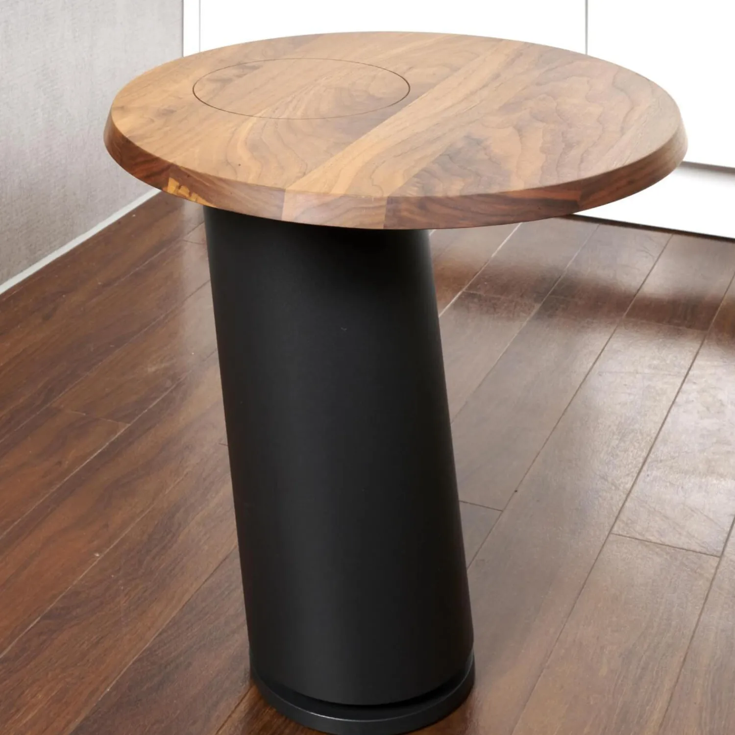 Rodam Beistelltische|Beistelltisch Loup Groß Tischplatte Massiv Nuß-Splint Geölt Und Gewachst Gestell Metall Schwarz