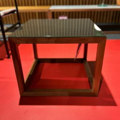 Cassina Beistelltische|Beistelltisch Note Klein Platte Glas Kaffee Braun Gestell Amerikanischer Nussbaum