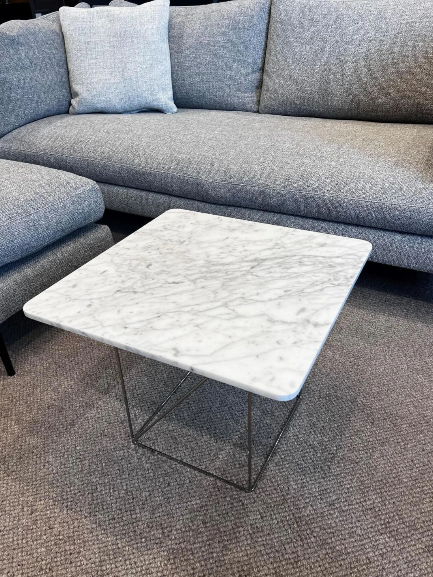 COR Beistelltische|Beistelltisch Pilotis T 7750 Tischplatte S02 Marmor Arabescato chia Weiß Grau Geschliffen Gestell Metall Chrom