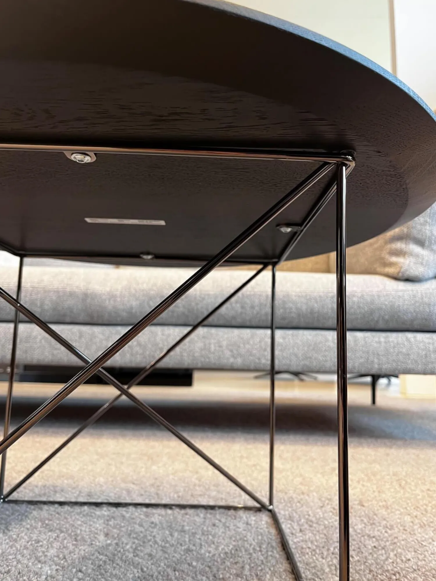 COR Beistelltische|Beistelltisch Pilotis T 7706 Tischplatte Eiche Massiv Dunkel Lackiert Schwarz Gestell Metall Schwarzchrom