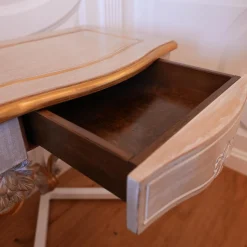 Eigene Herstellung Polsterbetten|Bett 1996 Finish Ceruse Und Gold Stoff Monte Bianco Silber Weiß Gestell Massivholz Mit Fußbank Und 2 Nachtkommoden Ohne Matratze