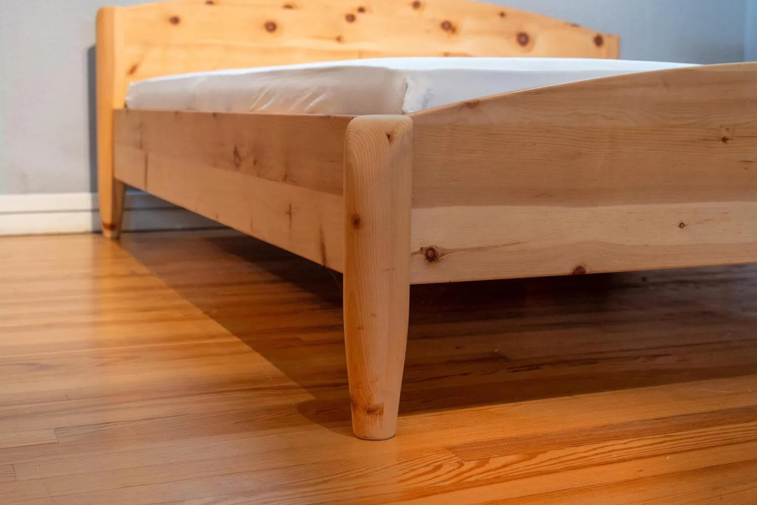 Holzschmiede Polsterbetten|Bett Diogenes Zirbe Roh Ohne Matratzen Und Ohne Lattenrost