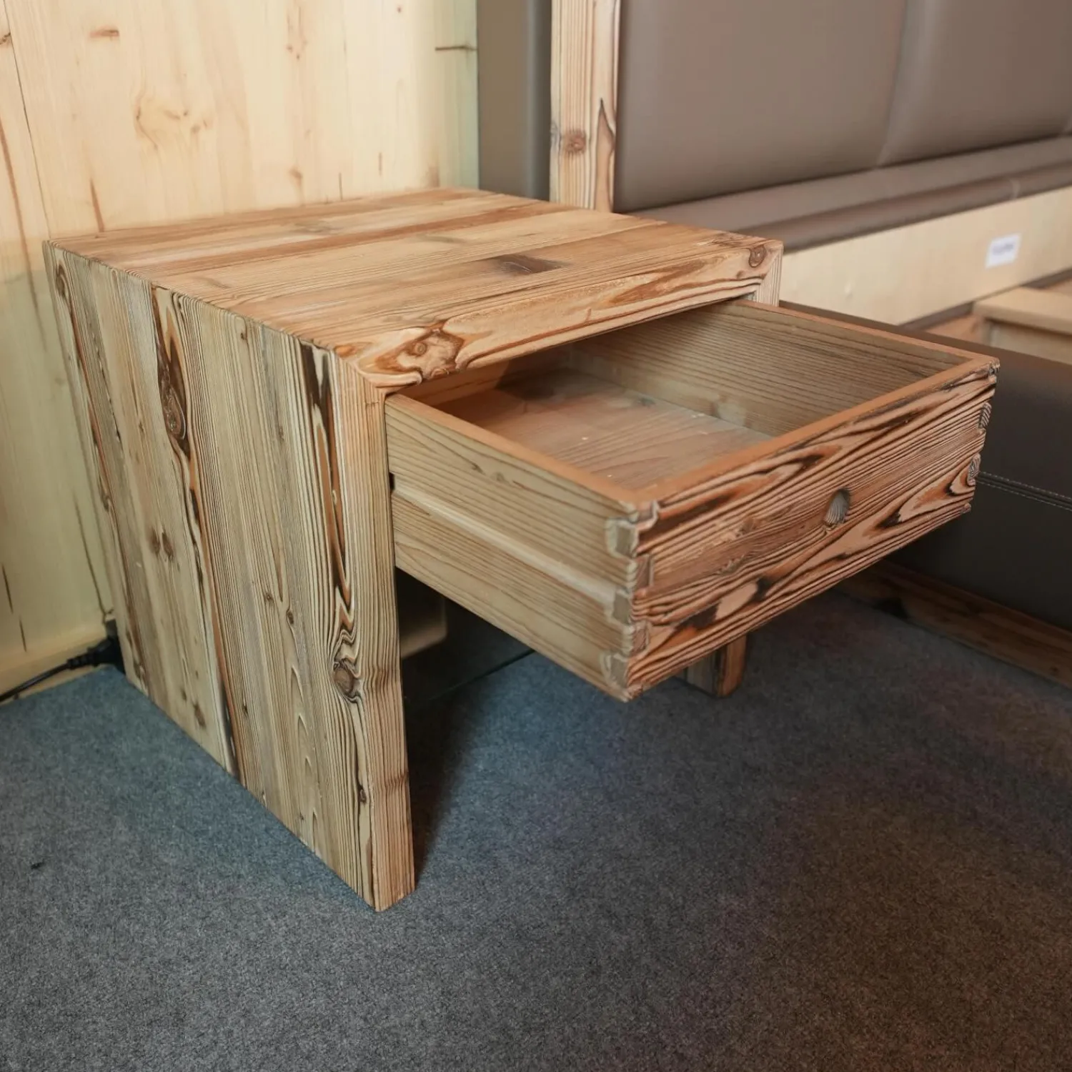 Sprenger Polsterbetten|Bett Gestell Tanne Altholz Gebrannt Kopfteil Cielo Anelin Leder Braun Ohne Matratzen Und Lattenrost Inklusive 2 Nachttischen