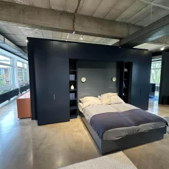 Interlübke Ganze Schlafzimmer|Bett Izzy Lack M82 Atlantic Blau Grau Inklusive Matratzen Mit Schrankwand Collect Plus Innen M82 Atlantic Blau Grau Außen M83 Navy Dunkelblau Ohne Beleuchtung