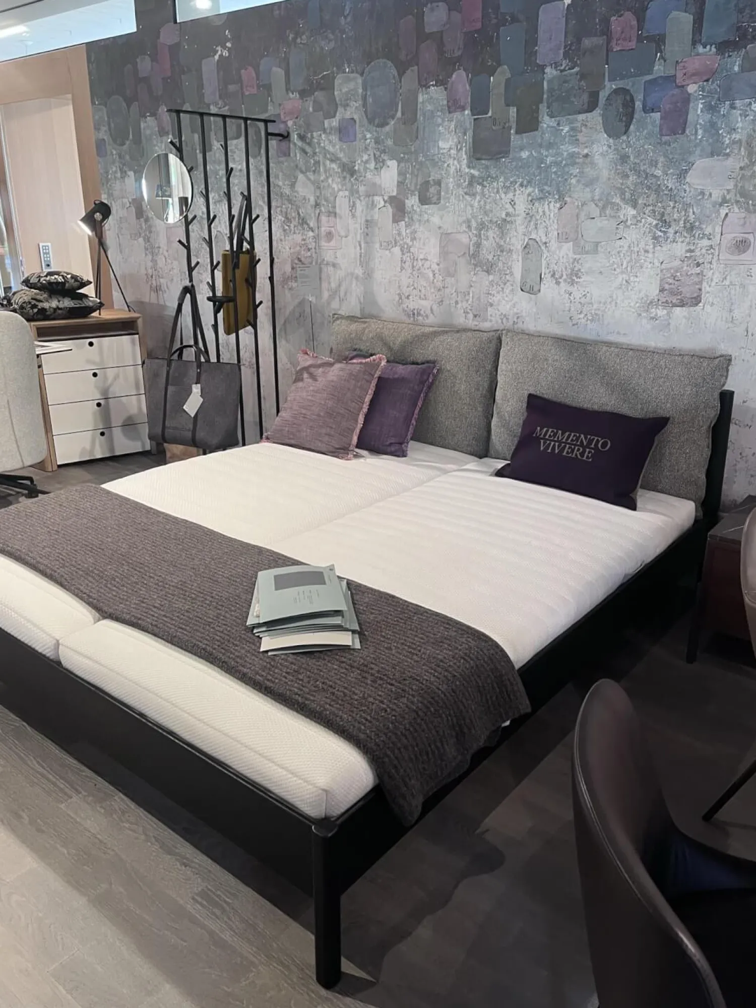 Möller Design Polsterbetten|Bett Liv Bettgestell Hoch Eiche Gebeizt Mattlack Schwarz Kernleder Rangero Schwarz Rückenkissen Stoff Moss Col. 15 Ohne Matratze