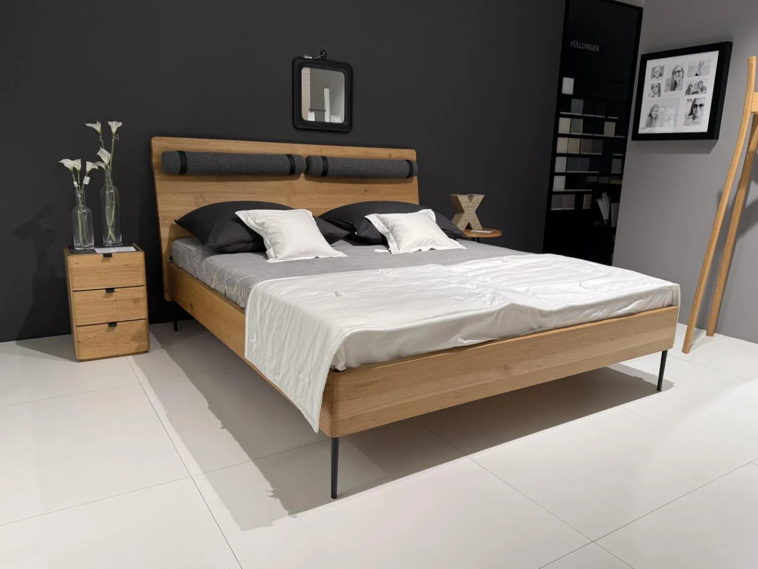 Rodam Ganze Schlafzimmer|Bett Nesuto Mit Beistelltisch Loup Und Nachtschrank Nesuto Eiche Geölt Und Gewachst Mit Nackenrolle Ohne Matratze Und Lattenrost