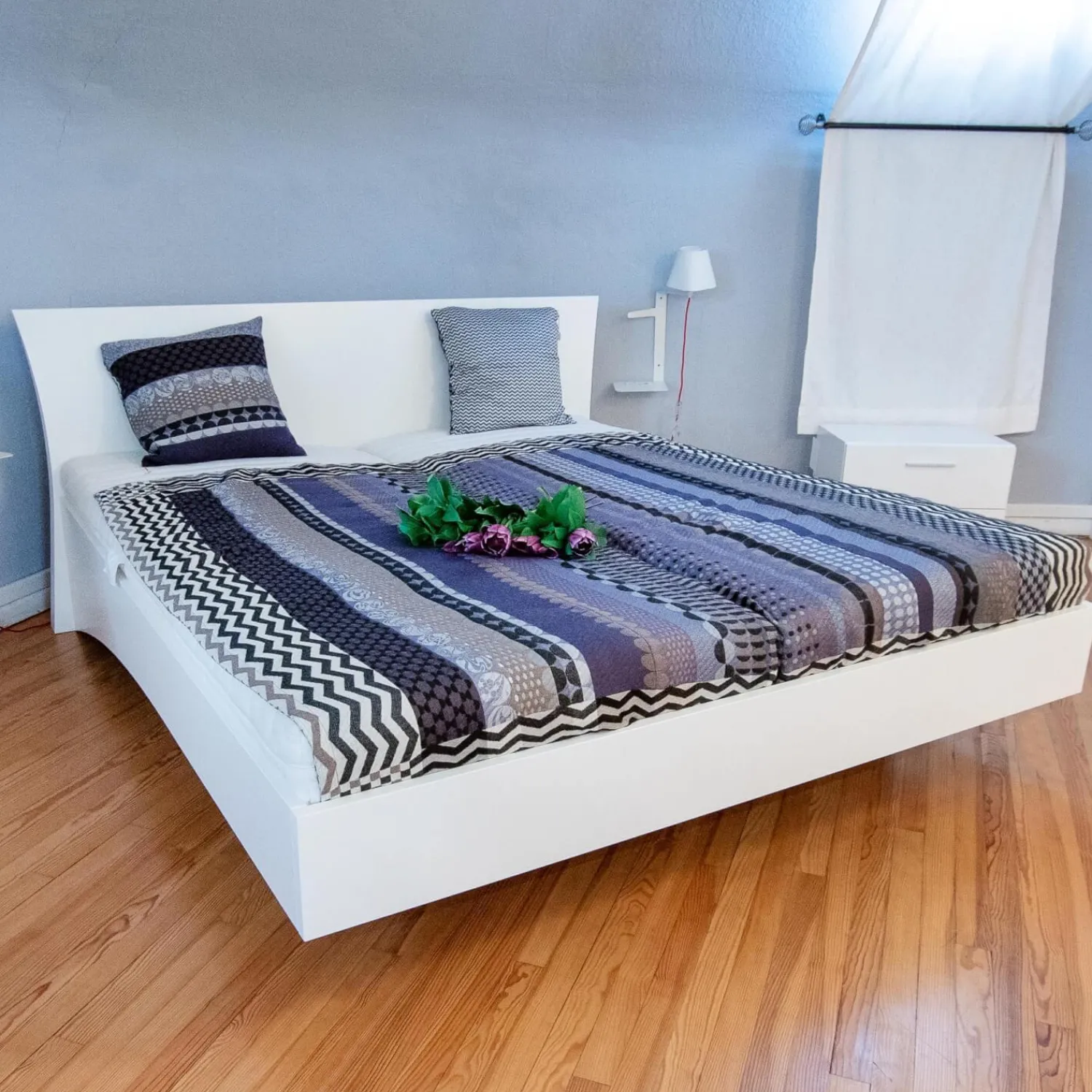 Würmseher Polsterbetten|Bett Rom Lack Weiß 31 Effekt-Fuß Anthrazit Ohne Matratzen Und Ohne Lattenrost