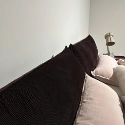 Möller Design Polsterbetten|Bettanlage MD 13 Rose Stoff Charmelle Cord 103 Aubergine Violett Holzfuß Inklusive Beistelltisch Und Metallcontainer