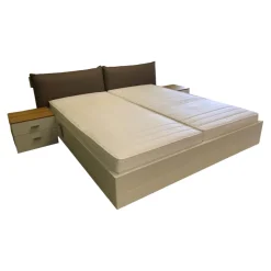 Hülsta Polsterbetten|Bettanlage Modell Now! No. 14 Kunstleder Taupe Lack Weiß mit 2 Nachtkonsolen