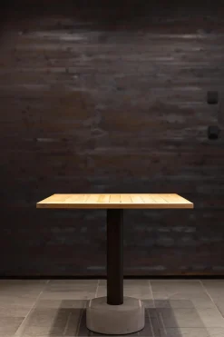 Kettal Esstische|Bistrotisch Roll Platte Teak Gestel 30C Bronze Schwarz