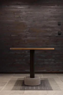 Kettal Esstische|Bistrotisch Roll Platte Teak Gestel 30C Bronze Schwarz