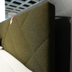 Femira Boxspringbetten|Boxspringbett Atlanta 0514238 Stoff 9153 Grün Kopfteil 3 Steppung Kachel Füße Schwarz Mit Fernbedienung Und Matratze