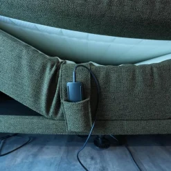 Femira Boxspringbetten|Boxspringbett Atlanta 0514238 Stoff 9153 Grün Kopfteil 3 Steppung Kachel Füße Schwarz Mit Fernbedienung Und Matratze