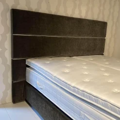 Contur Boxspringbetten|Boxspringbett Full Set Stoff Braun mit motorischer Kopf- und Fußverstellung Inklusive Matratzen