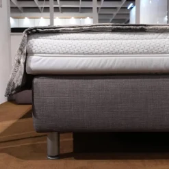RUF Betten Boxspringbetten|Boxspringbett Santino Stoff 6605 7567 Grau Füße Alufarbig Inklusive Matratzen Und Nachttische