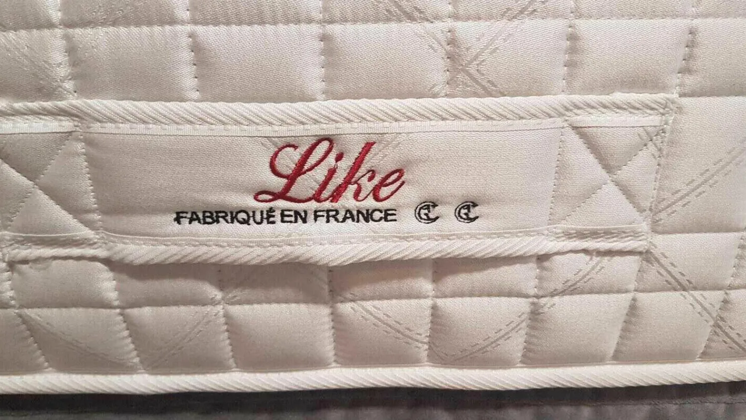 Treca Interiors Boxspringbetten|Boxspringbett Set Smart Volant mit 2 Matratzen Omega Spring H17 und Topper