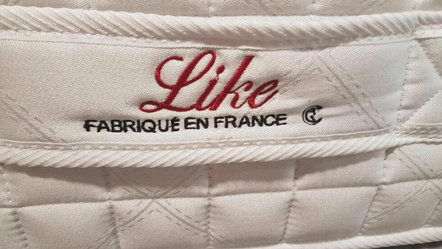 Treca Interiors Boxspringbetten|Boxspringbett Set Smart Volant mit 2 Matratzen Omega Spring H17 und Topper