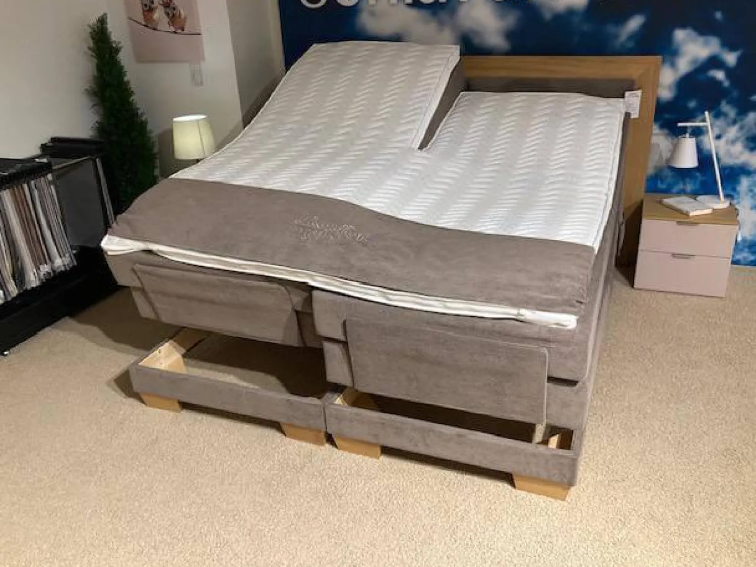 Delux Production OÜ Boxspringbetten|Boxspringbett Taara Stoff Rebel 12 Taupe mit Verstellfunktionen
