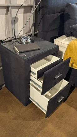 Oschmann Boxspringbetten|Boxspringbett Virginia Stoff 598100 Uni Schwarz Mit Matratze Topper Intrigiert Inklusive 2 Nachtkonsolen Ohne Dekoration Ohne Lampen