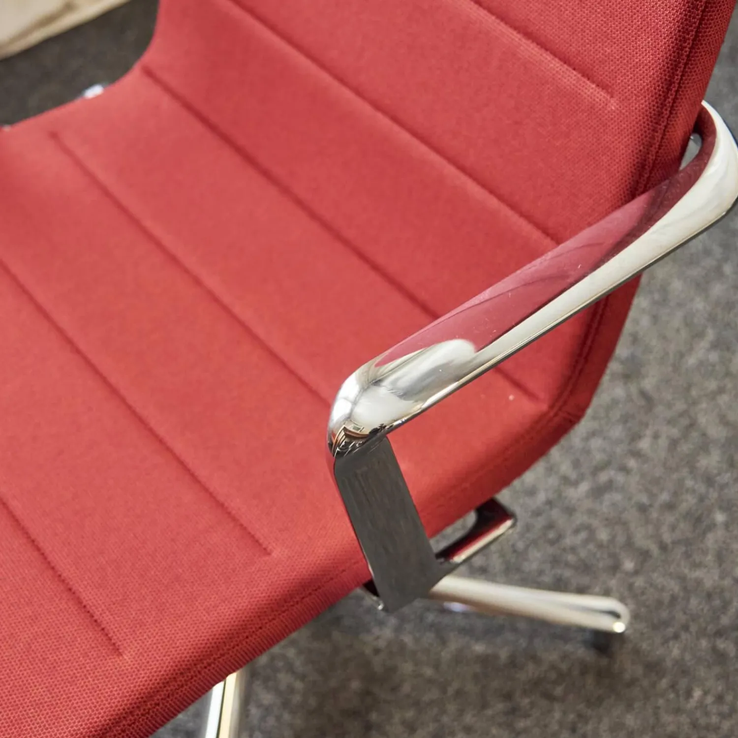 ICF Bürostühle|Bürostuhl Valea Elle Bezugsstoff Swing 806 Rot Vierfuß Kreuz Gestell Verchromt Mit Hohem Rücken