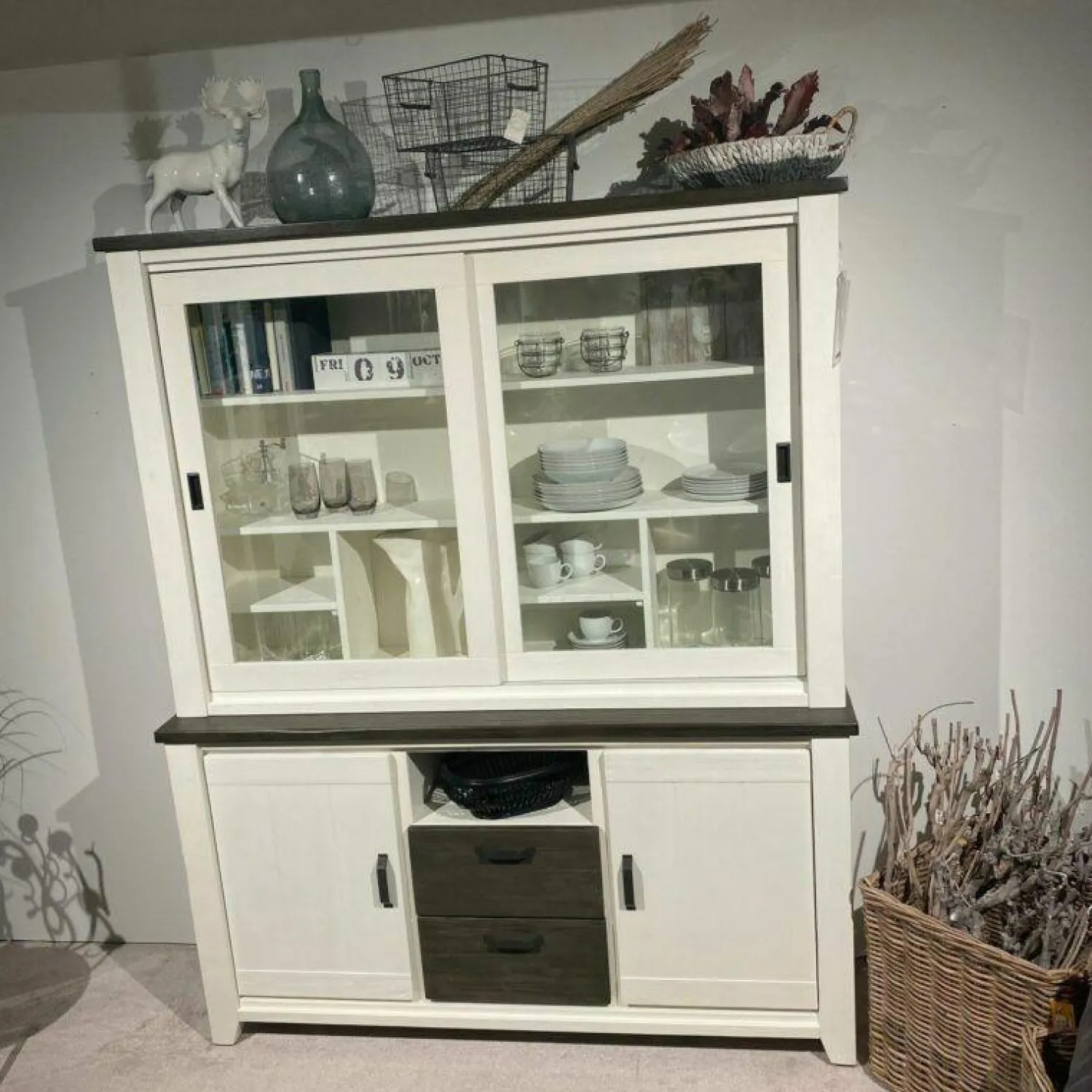 Natura Vitrinen & Highboards|Buffetschrank Lebensart Wellington Vollholz Akazie Weiß Gebürstet