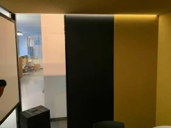 Carpet Concept Essgruppen|CAS-Room Think Tank mit Elektrifizierung 1 Tisch Weiß 4 Stühle Vitra Tip Ton