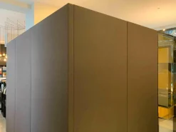 Carpet Concept Essgruppen|CAS-Room Think Tank mit Elektrifizierung 1 Tisch Weiß 4 Stühle Vitra Tip Ton