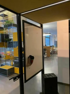 Carpet Concept Essgruppen|CAS-Room Think Tank mit Elektrifizierung 1 Tisch Weiß 4 Stühle Vitra Tip Ton