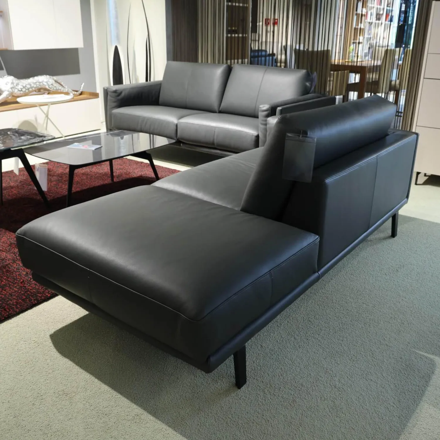 Leolux Daybeds & Recamieren|Chaiselounge Bellice 679 D17 Vollnarbenleder Raffino 109 Shark Schwarz Grau Füße Sobrio Epoxy 450224 E1500 Granite Matt