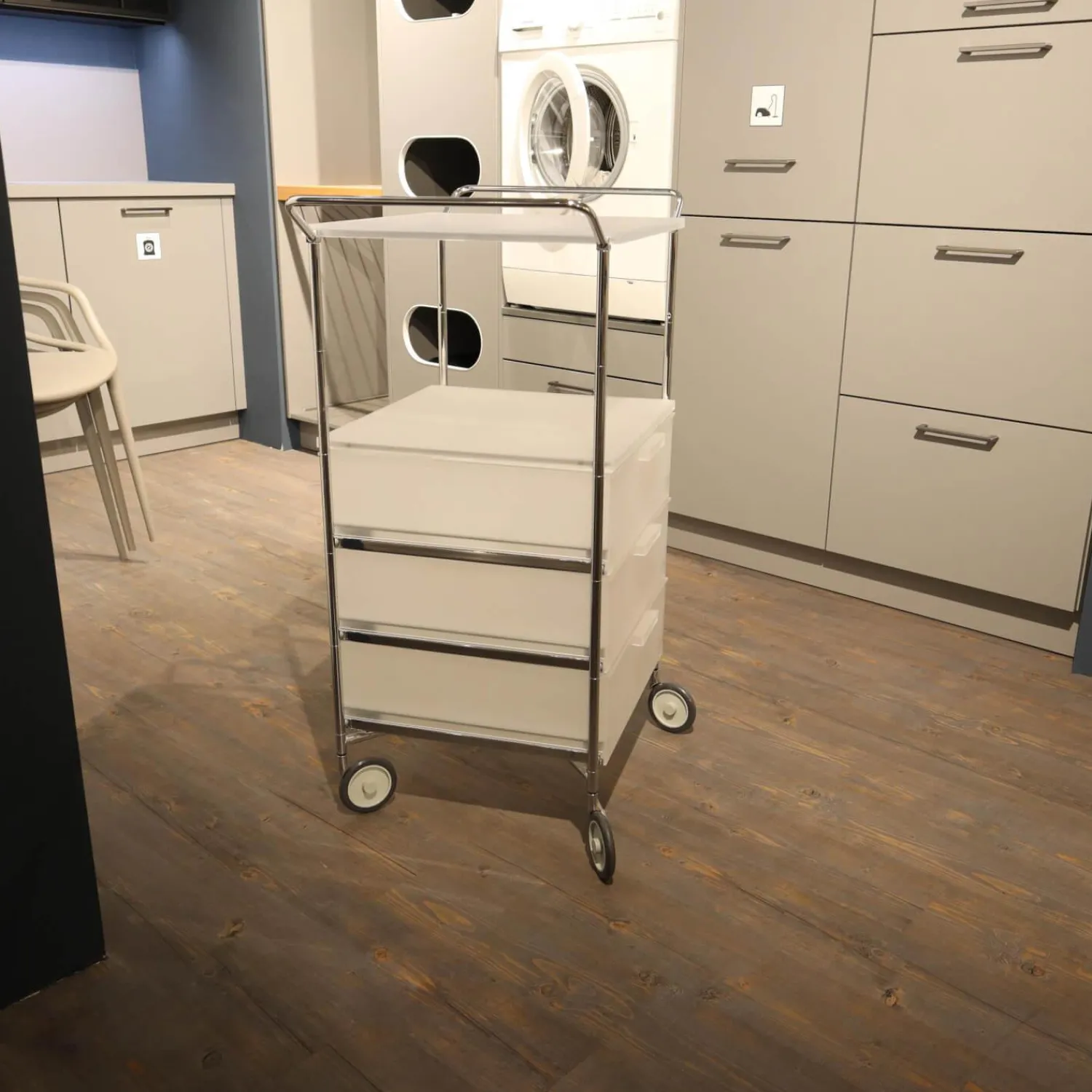 Kartell Regale & Container|Container Mobil 2330 Mit Handgriffen Eisfarben L1 Verchromt