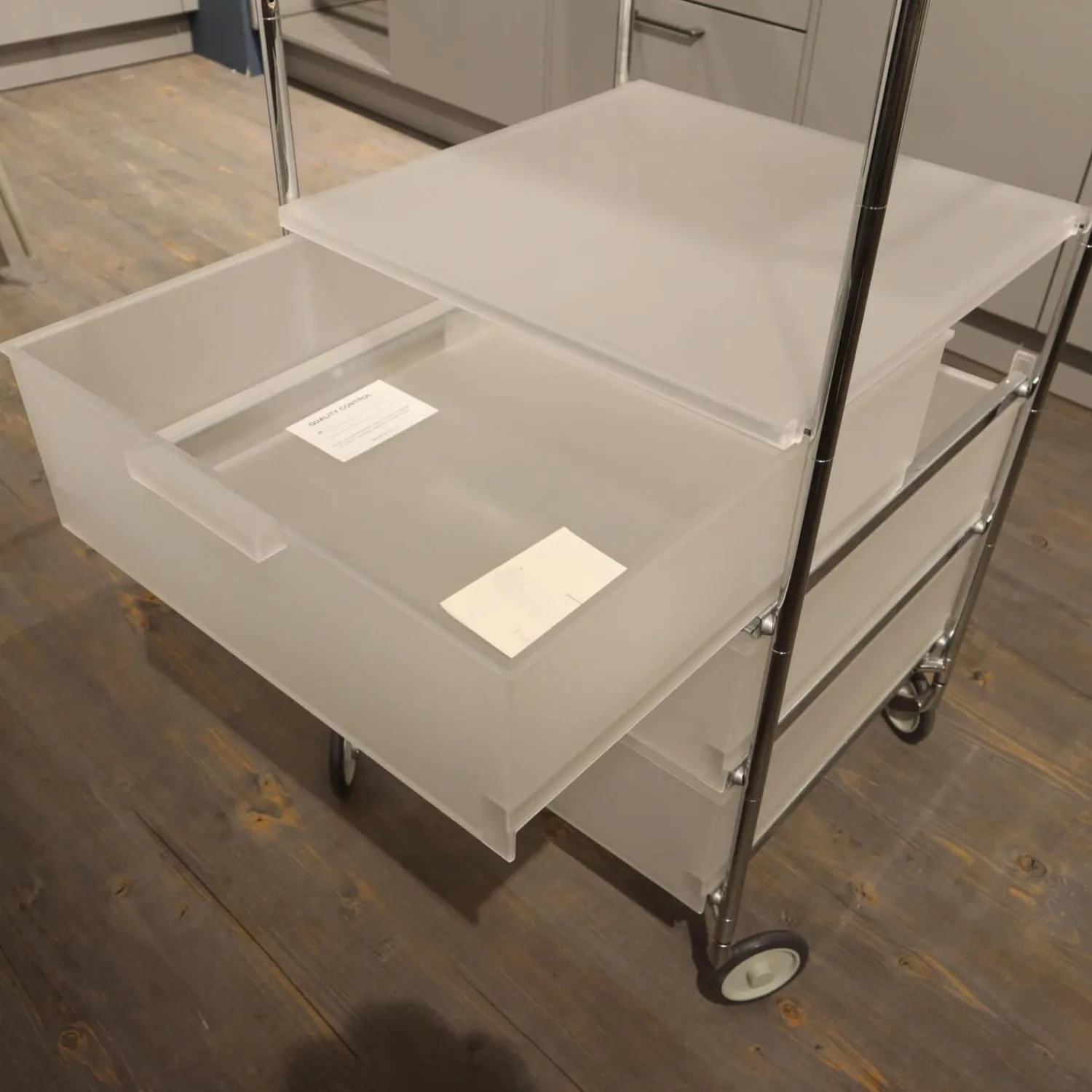 Kartell Regale & Container|Container Mobil 2330 Mit Handgriffen Eisfarben L1 Verchromt