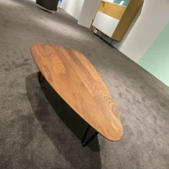 Woak Couchtische|Couchtisch 02061 Malin Platte Nussbaum Natur Geölt Metallbeine Schwarz